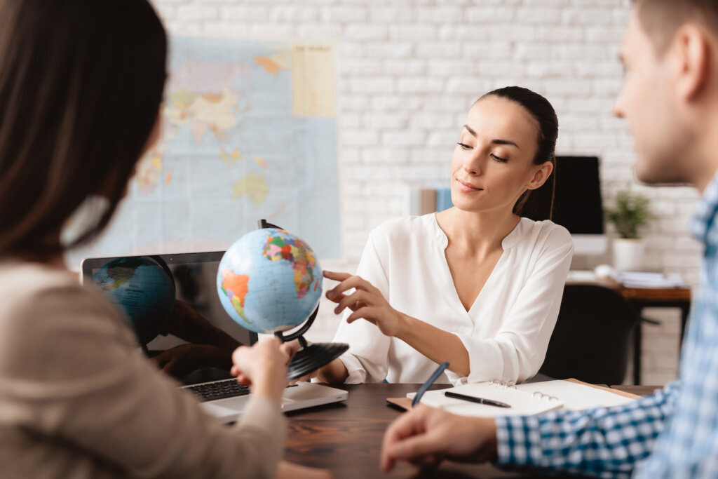 What Is The Difference Between A Travel Agent And A Travel Advisor?